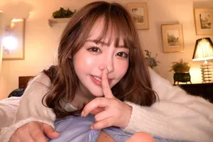 Thường nhìn trộm em gái hàng xóm đối diện, thanh niên bắt gặp cô ấy thẩm du